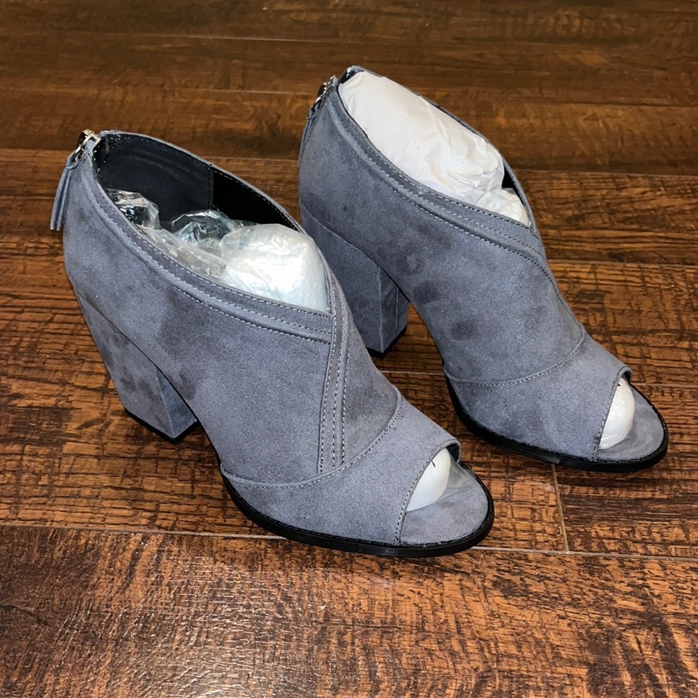 Opened toed heels 👠